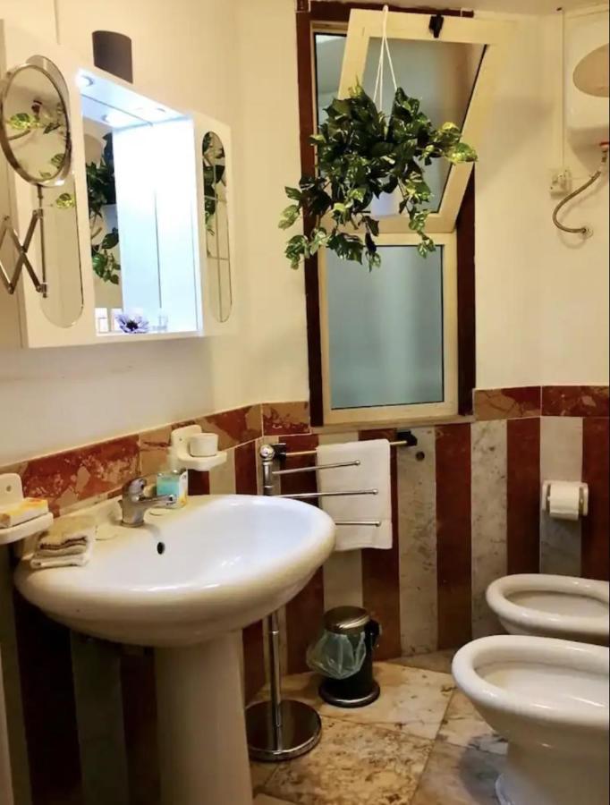 Maya'S Apartment Close To Ballaro Market And Central Station Палермо Екстериор снимка